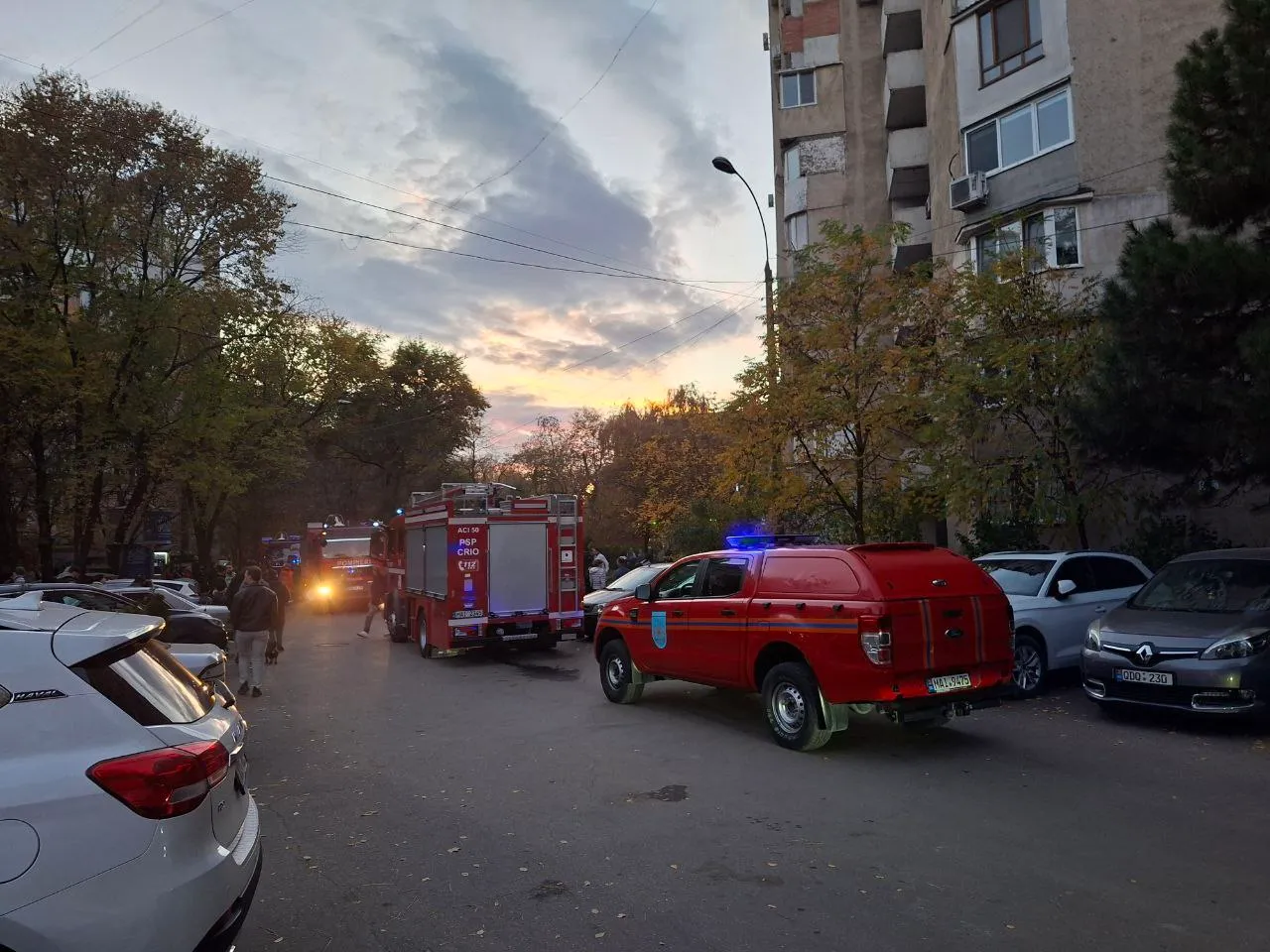 Explozie într-un apartament din Capitală: Mai multe persoane au fost rănite