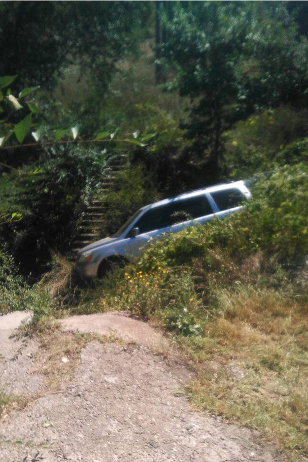 В Бендерах водитель Honda не справился с управлением и съехал в кювет