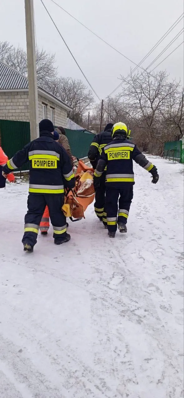 За сутки спасатели 76 раз выезжали на экстренные вызовы для разблокирования транспорта