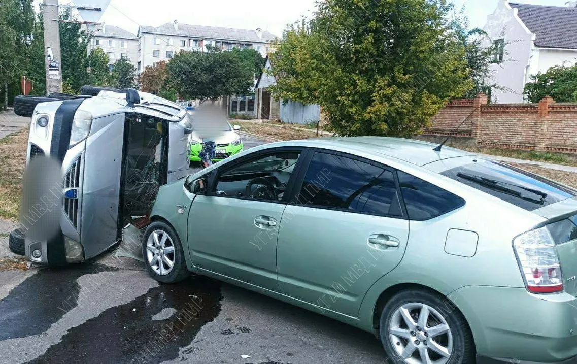 В Тирасполе произошло ДТП: авто перевернулось, пострадавший в реанимации