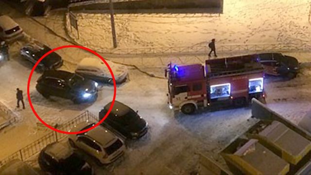 Очевидцы сообщили, что автоледи не пропустила огнеборцев на место пожара