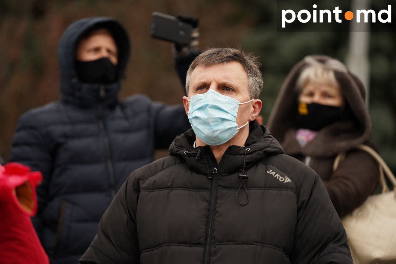В центре Кишинева прошел масштабный митинг: люди требуют досрочных выборов