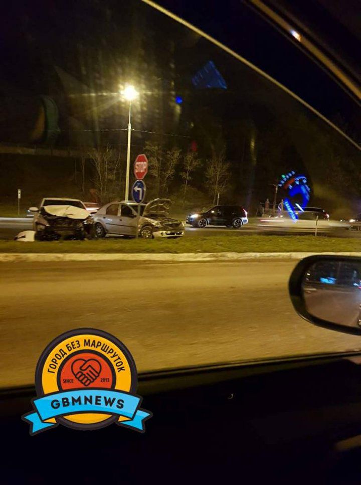 Accident grav la Ialoveni: Două automobile s-au ciocnit violent