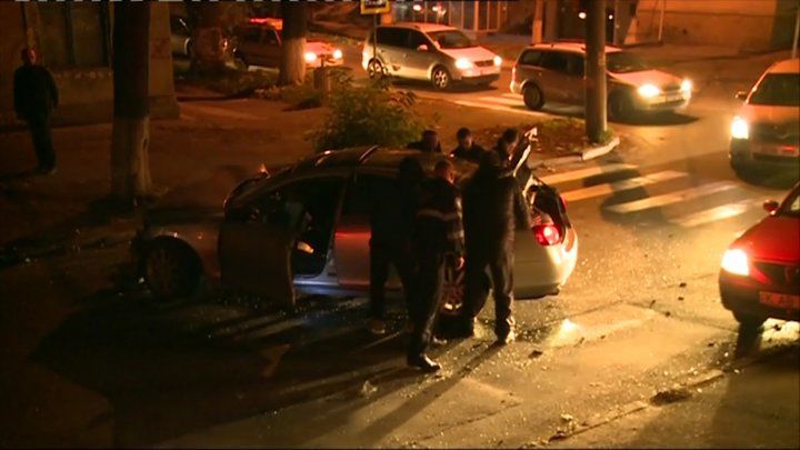 Accident în centrul Capitalei. Două automobilele, grav avariate