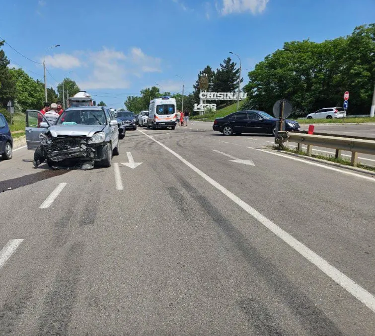 ДТП на въезде в Яловены: повреждены четыре автомобиля