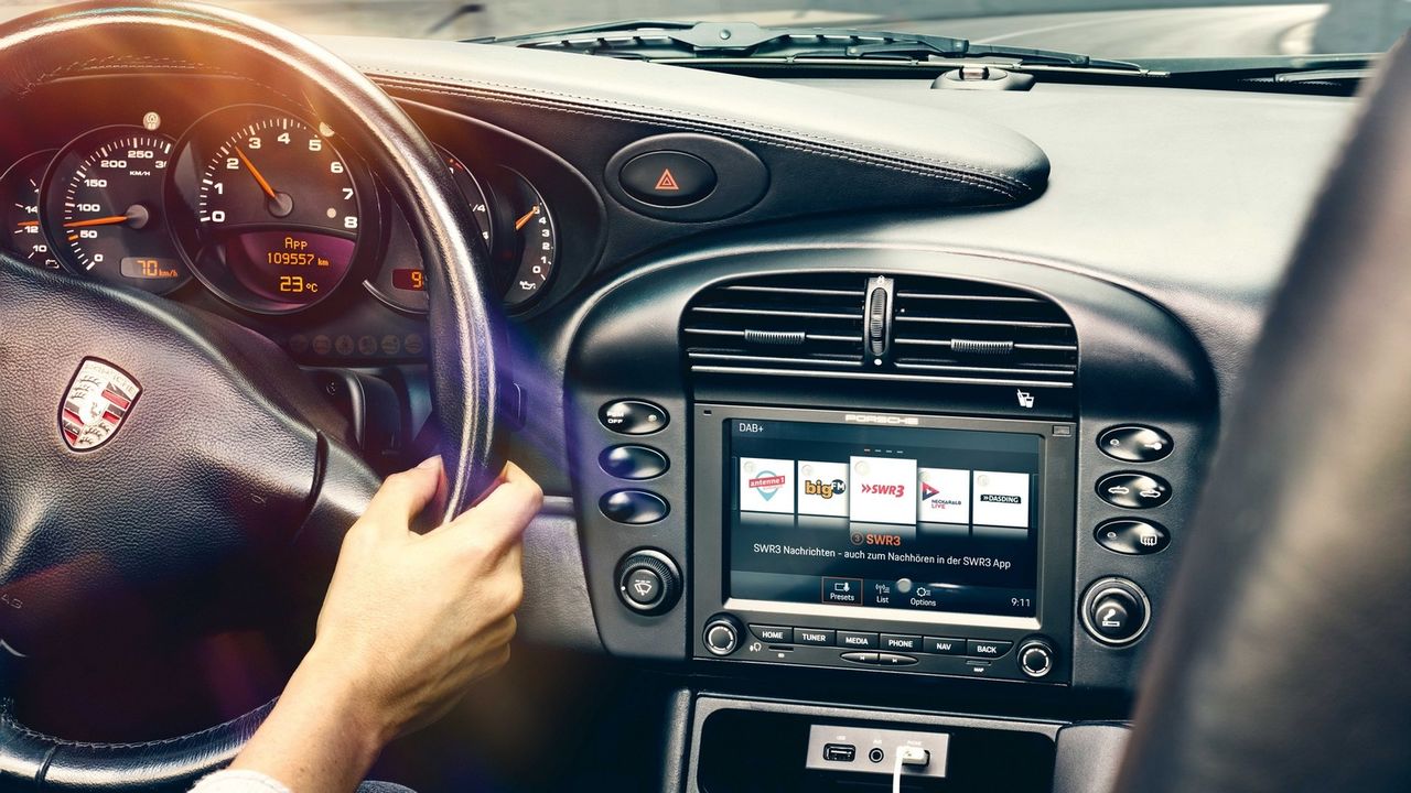 Porsche сделал для старых моделей современные медиасистемы