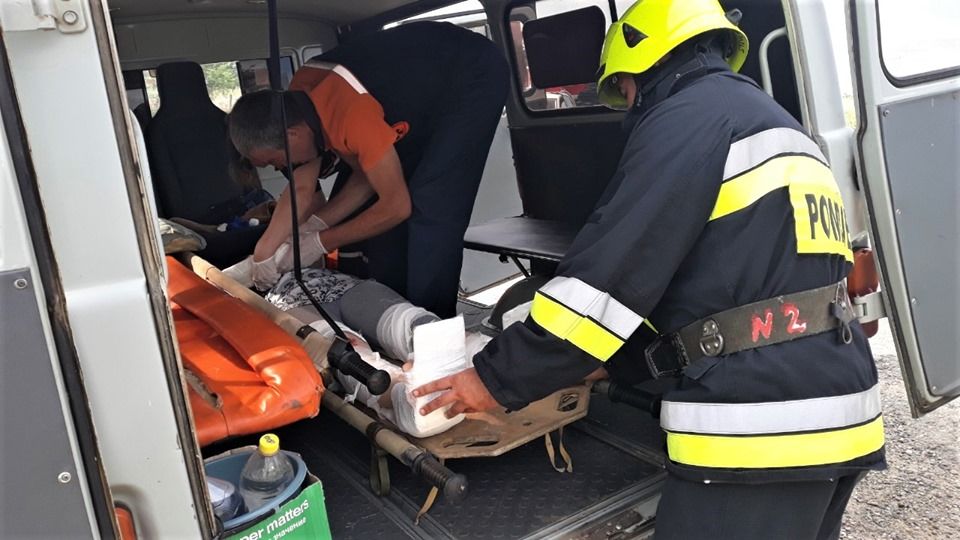 ДТП в Кагуле: Спасатели извлекли из искорёженного автомобиля женщину