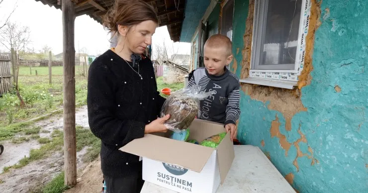 A.S.I.C.S.: Прихожане монастыря Курки получили продуктовые наборы