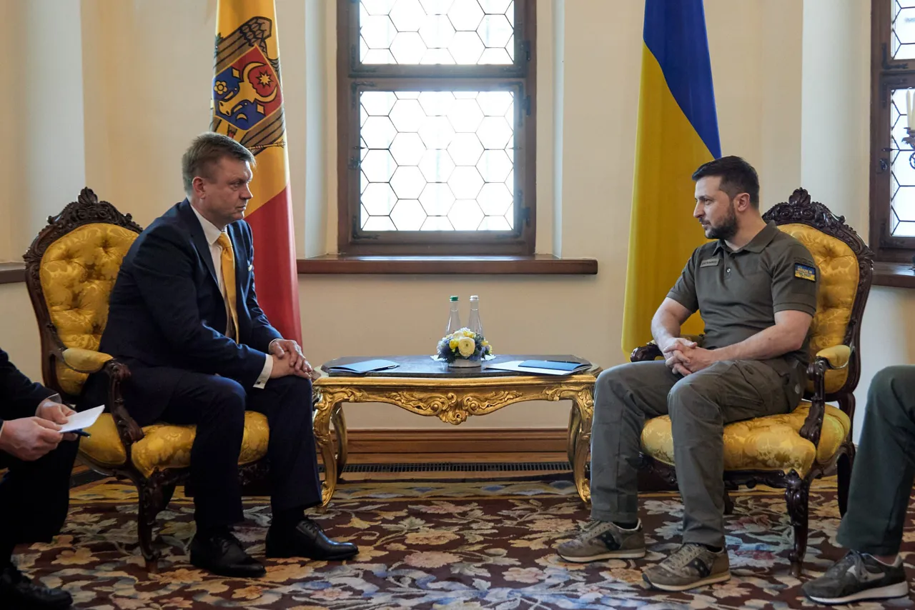Зеленский принял верительные грамоты у посла Молдовы: Украина поняла, кто друг
