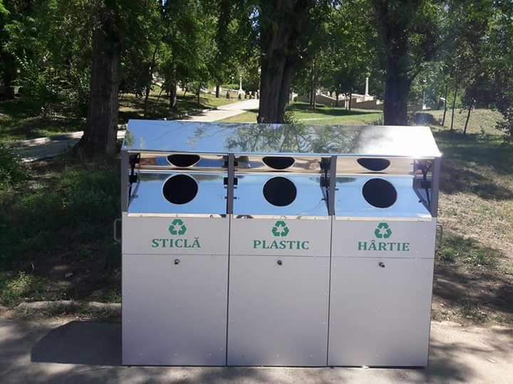 În parcurile din Capitală, noi containere pentru colectarea deșeurilor