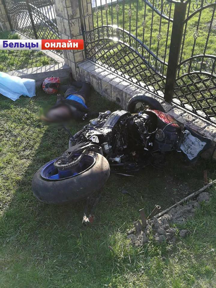 Страшная авария в пригороде Бельц: 3 погибших, 3 раненых