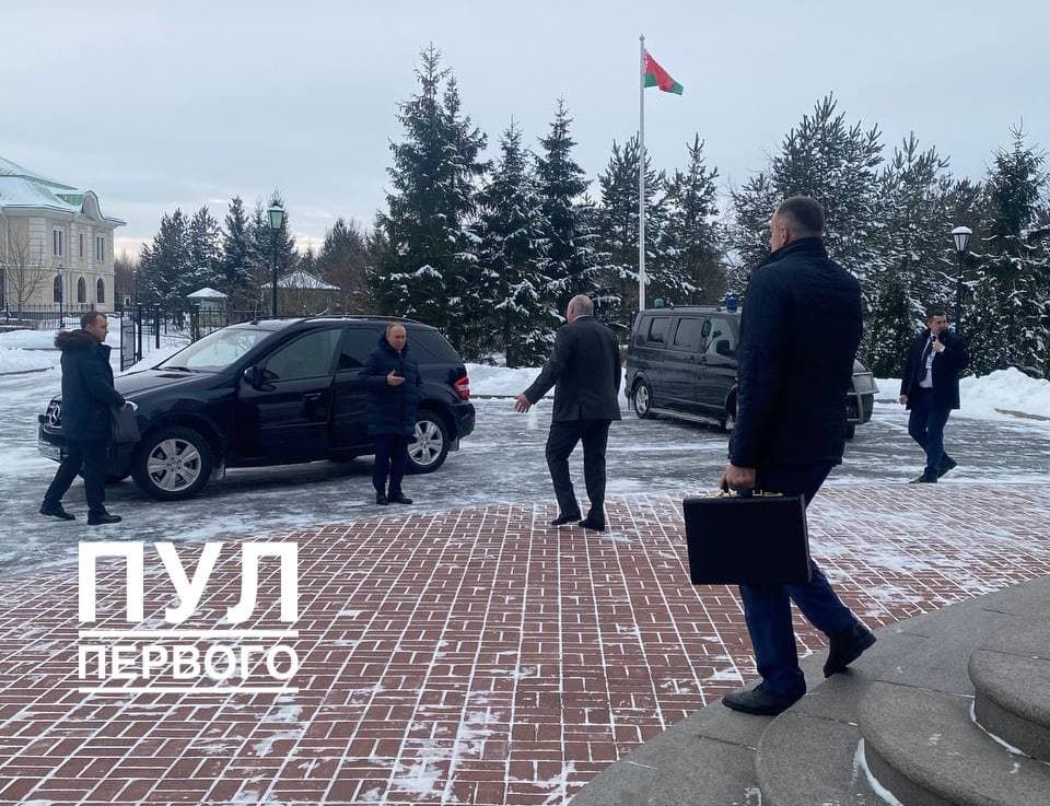 Путин заехал за Лукашенко за рулем внедорожника
