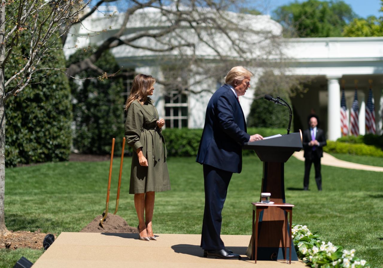 Мелания Трамп впервые за долгое время появилась на публике