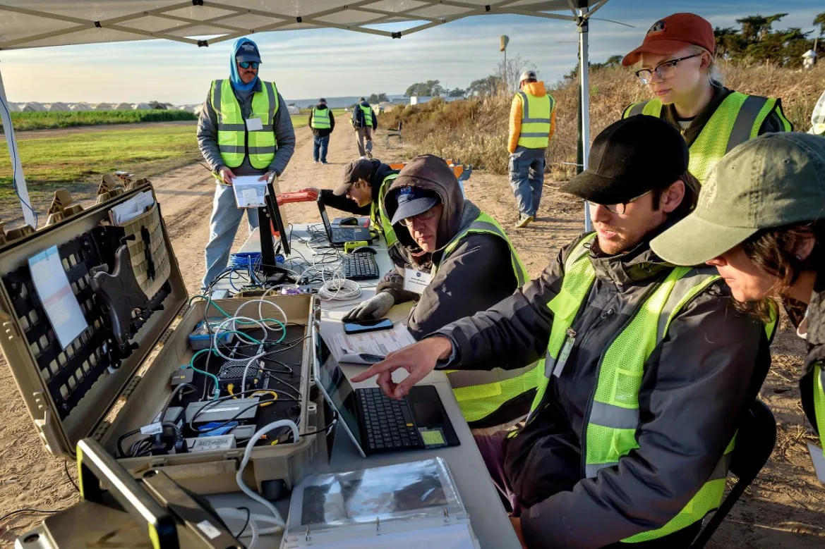 NASA a lansat o nouă generație de drone care pot stinge incendiile de vegetație zi și noapte