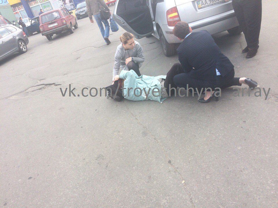 В Киеве автомобиль Савченко сбил женщину