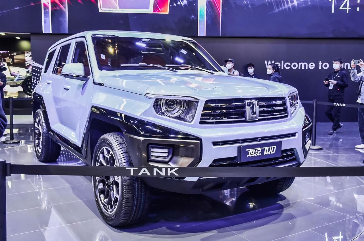 Great Wall представила внедорожник Tank 800 с дизайном как у Mercedes-Maybach GLS