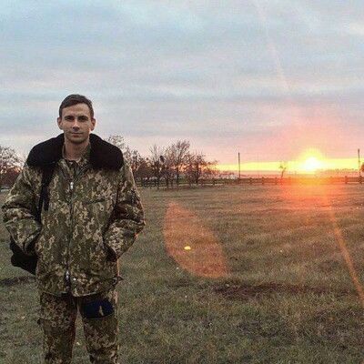 Родные и друзья размещают в Сети фотографии погибших в авиакатастрофе ребят
