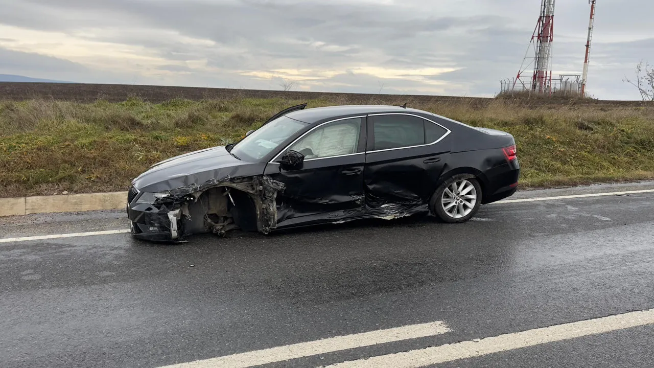 Accident grav în România cu implicarea a două vehicule din R. Moldova