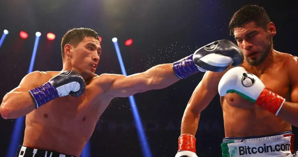 Бивол победил Рамиреса в бою за титул чемпиона мира по версии WBA