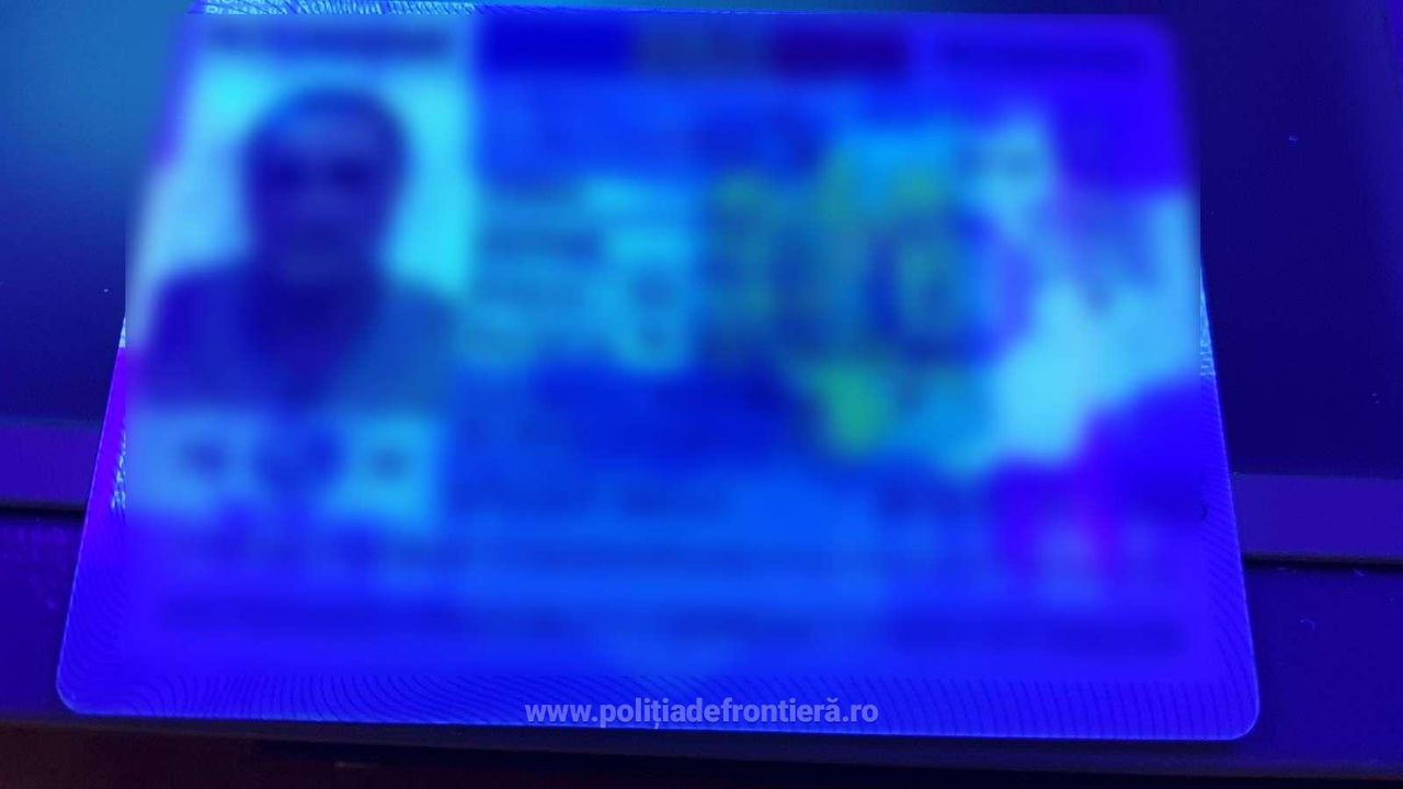 Двое молодых людей пытались пересечь границу по поддельным документам