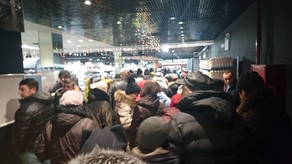 Одесситы устроили давку из-за бесплатных продуктов