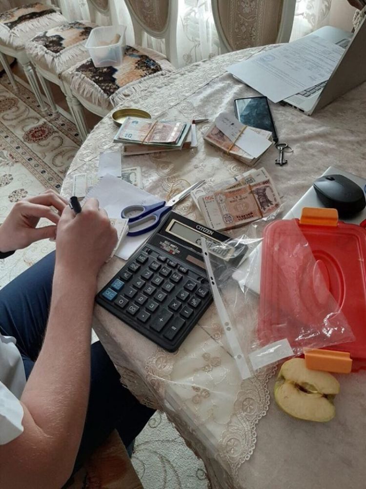 НЦБК задержал двух медиков столичной больницы "Святой Троицы"