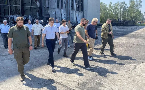 Миллиардер Ричард Брэнсон посетил Гостомель