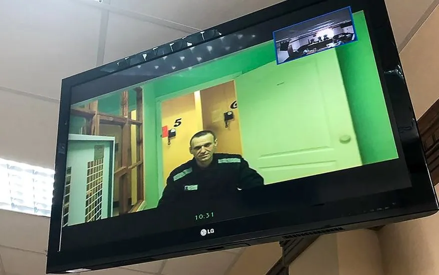 Навального в 13-й раз отправили в ШИЗО