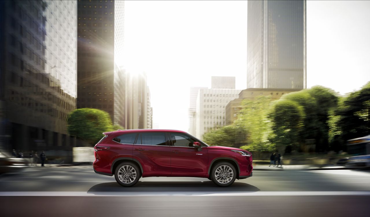 Toyota в Молдове представляет новый 7-местный Highlander Hybrid