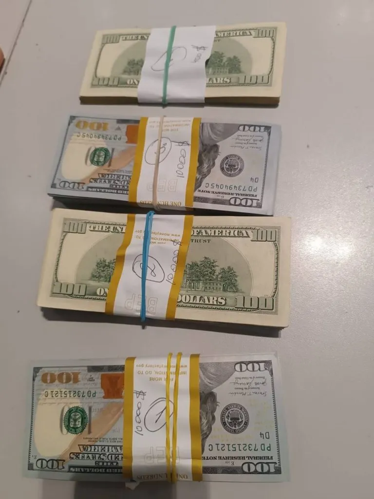 Иностранные граждане пытались незаконно ввезти в Молдову $64 тысячи