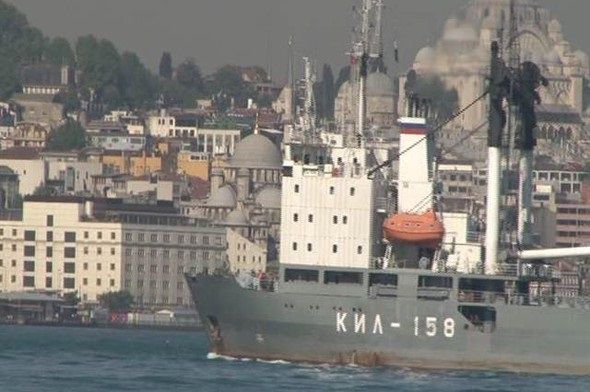 Турецкая газета увидела танки на борту прошедшего Босфор российского судна