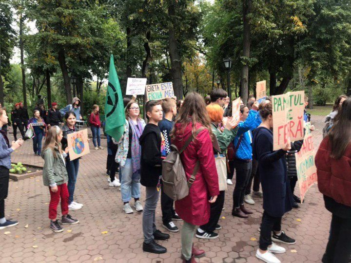 Молодежь призывает власти улучшить экологическую ситуацию в стране