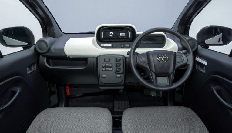 Самая маленькая Toyota: двухместный C+pod начали продавать в Японии