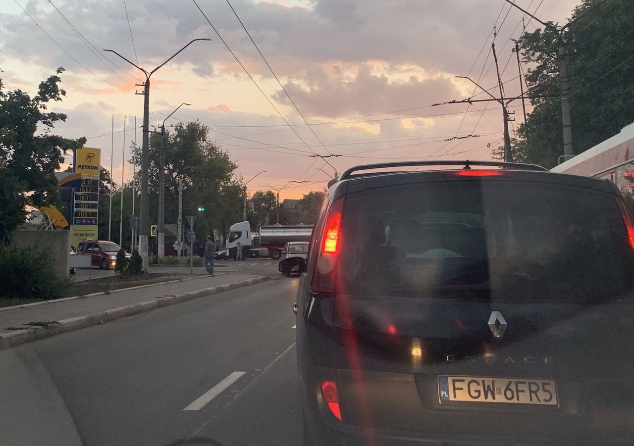 В Бельцах автоцистерна столкнулась с легковым автомобилем