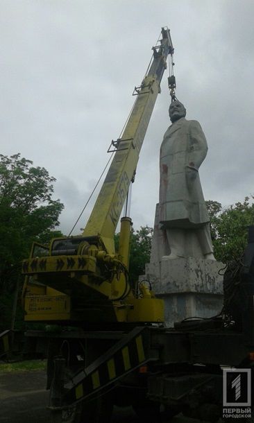 В Одессе снесли последний памятник Ленину