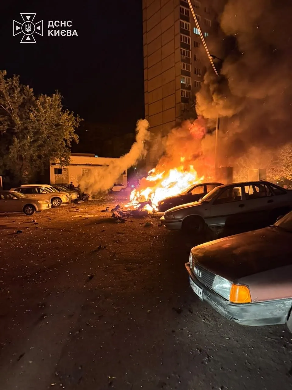 La Kiev, o dronă rusească a lovit un bloc cu 24 de etaje: Două persoane au murit