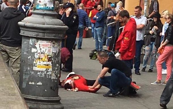 В центре Киева неизвестные выстрелили в голову мужчине