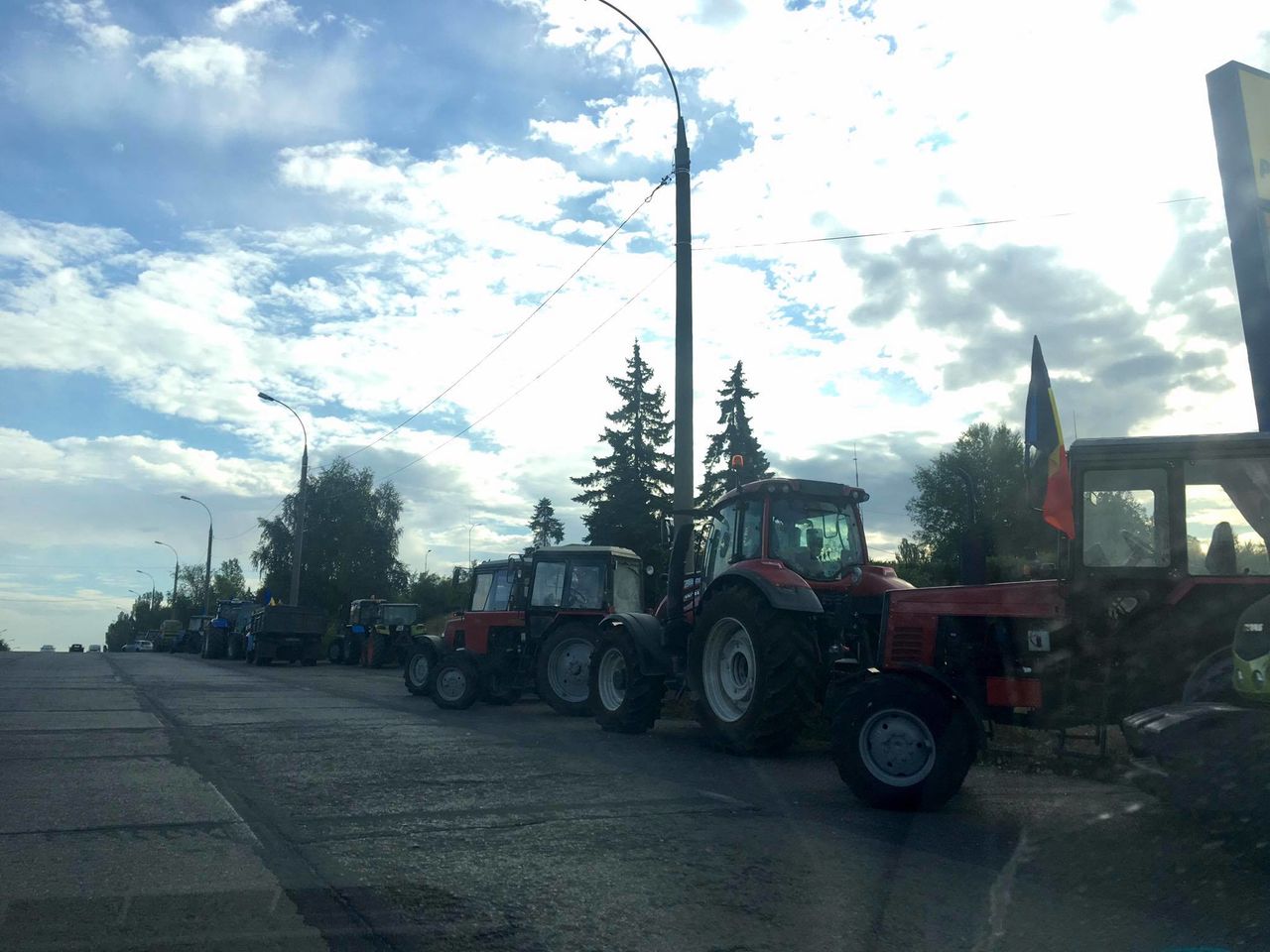 Сельхозпроизводители продолжают протесты