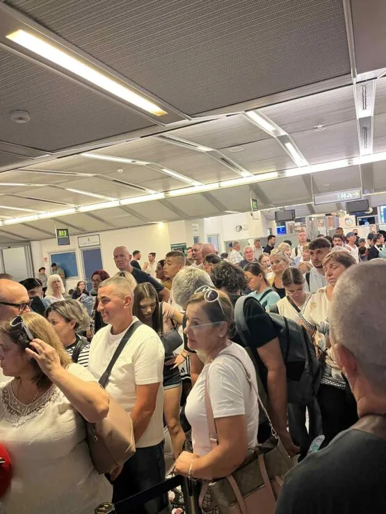 Рейс FlyOne Верона – Кишинёв задержали почти на 6 часов без объяснения причин