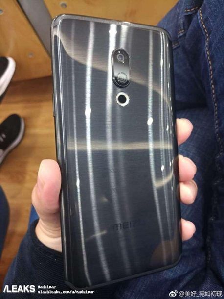 В Сети показали "живые" фото флагмана Meizu