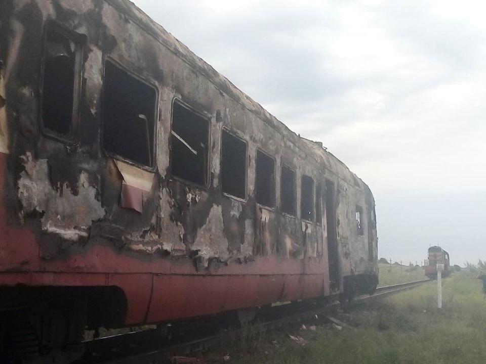 В Фалештском районе загорелся пассажирский поезд "Унгены - Бельцы"