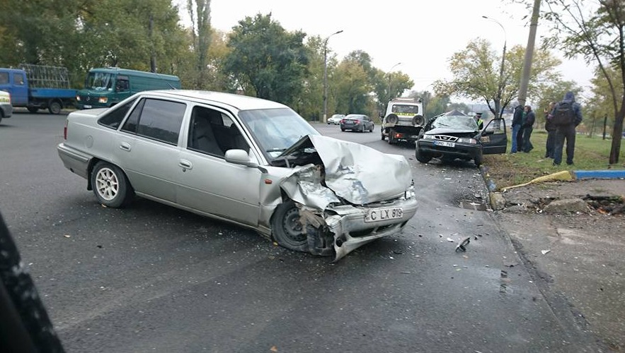Grav accident în această dimineaţă în Capitală