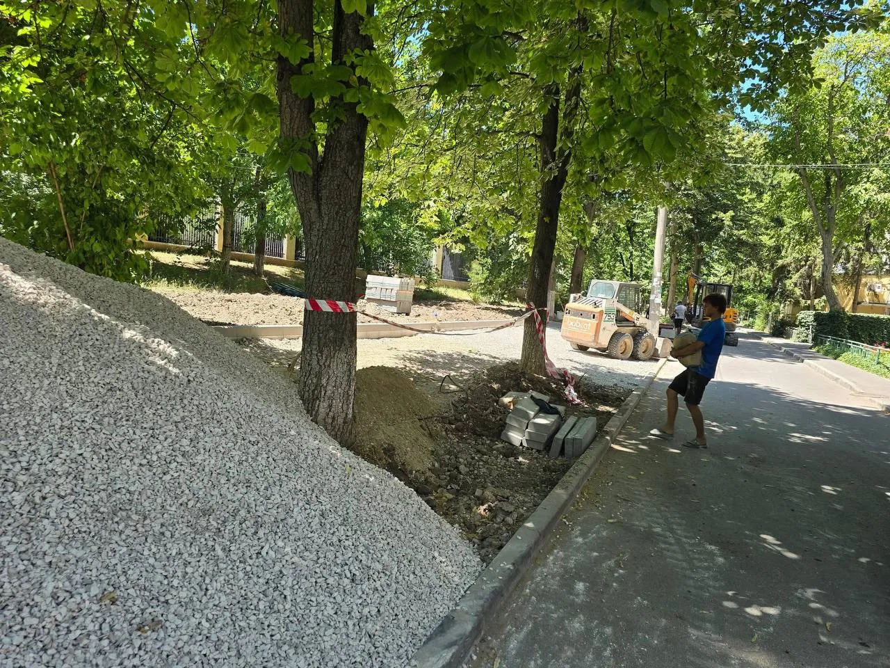 Noi locuri de parcare vor fi construite într-o curte de la Buiucani