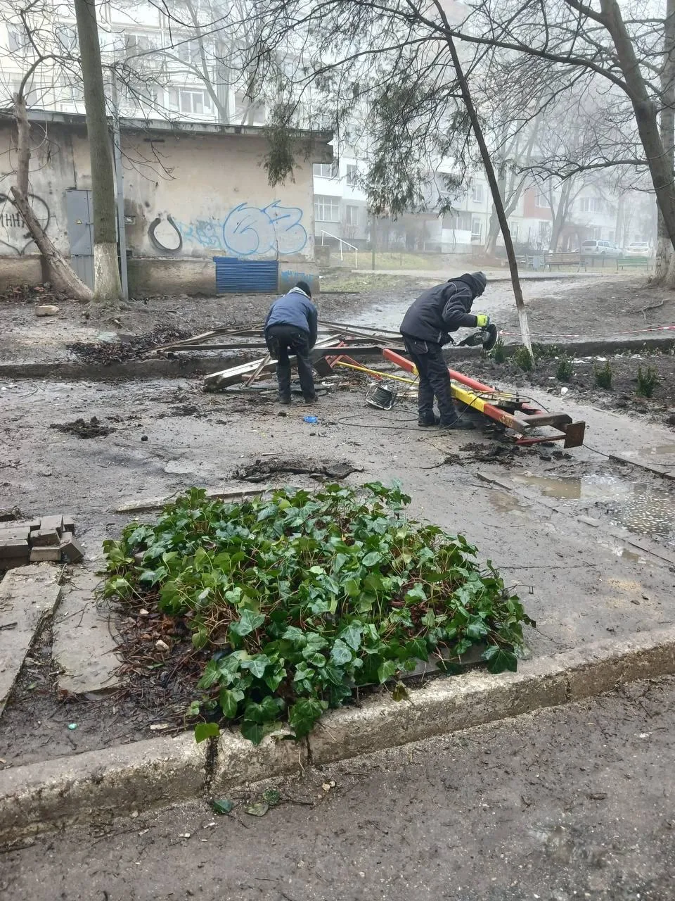 В столичном секторе Чеканы демонтировали беседку