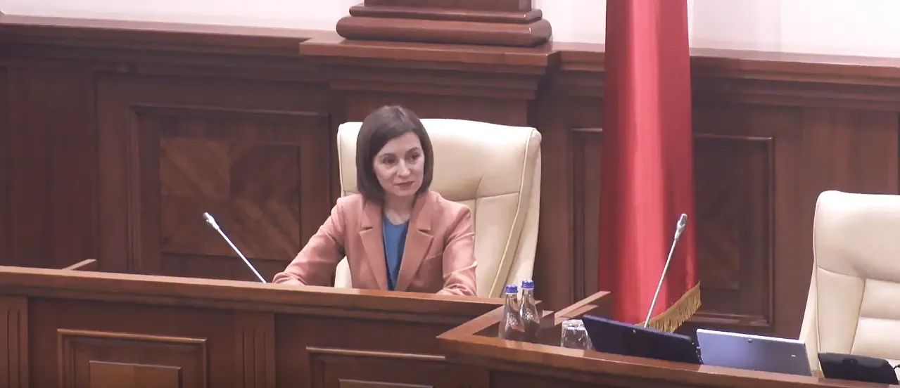 Санду появилась в парламенте во время присяги нового главы СИБ