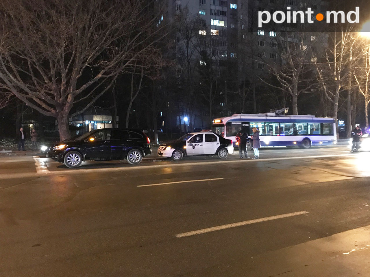 Accident în Capitală: O mașină a poliției s-a izibit într-un autoturism