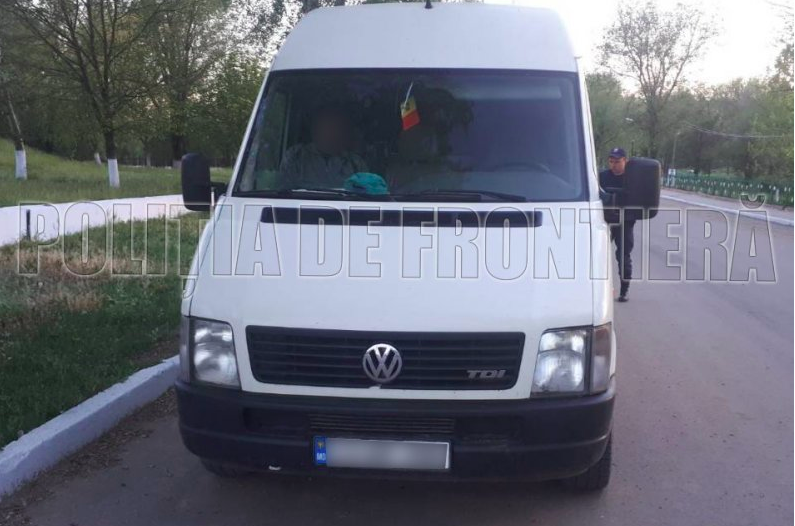 Пограничники выявили автобус почти с 2 тоннами металлолома без документов
