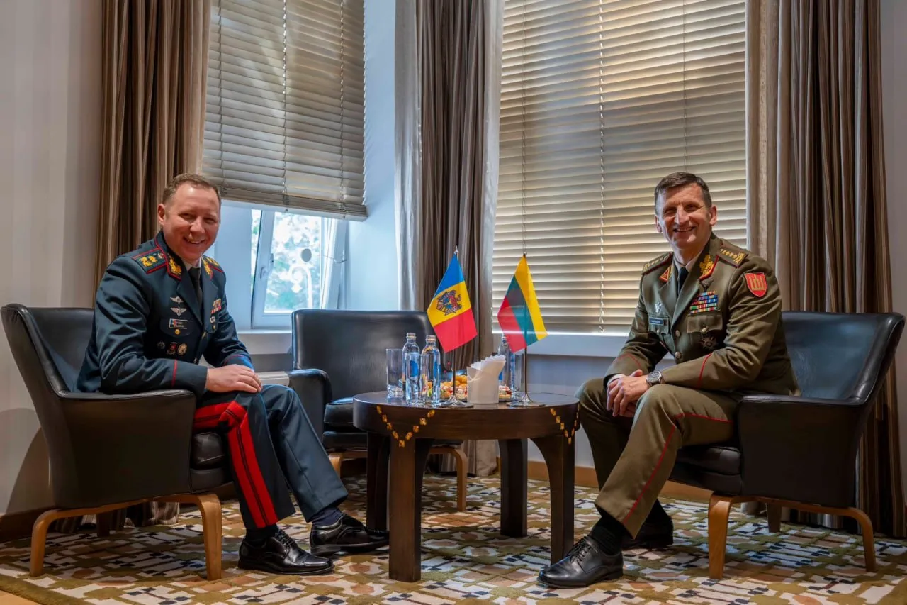 Moldova și Lituania discută perspectivele de extindere a cooperării în domeniul militar