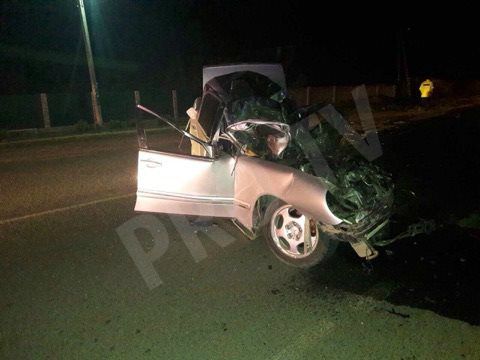 Accident teribil: Un șofer, prins între fiare, a murit pe loc