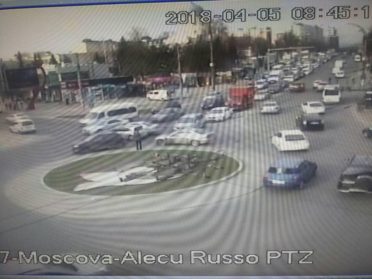 InfoTrafic: На Рышкановке из-за ДТП затруднено движение транспорта